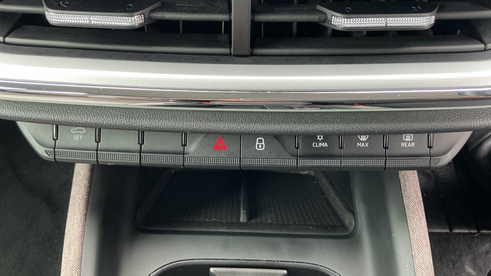 Skoda Enyaq 132kW 60 ecoSuite 62kWh 5dr Auto Electric Estate - Image 13