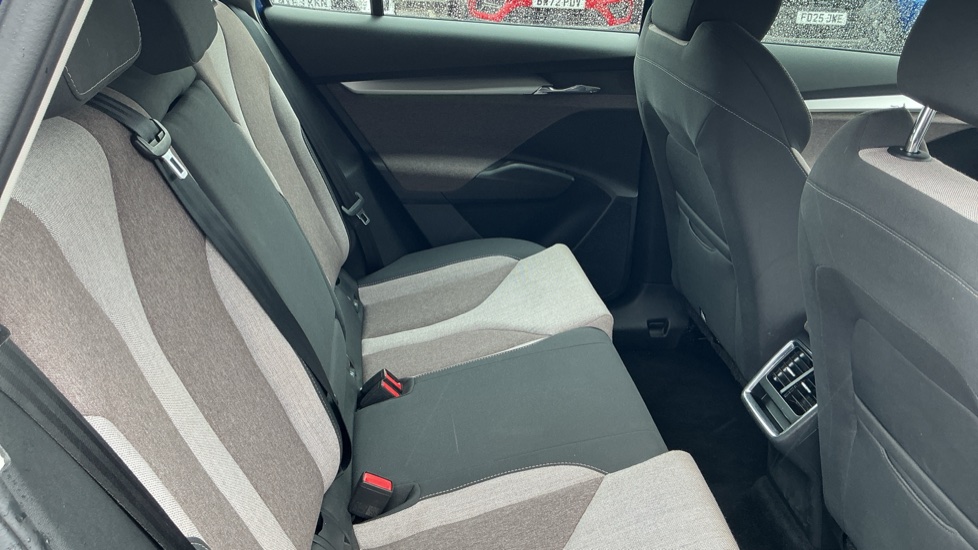 Skoda Enyaq 132kW 60 ecoSuite 62kWh 5dr Auto Electric Estate - Image 39