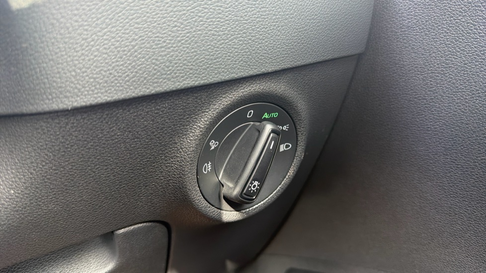 Skoda Karoq 1.5 TSI Sportline 5dr DSG Petrol Estate - Image 22