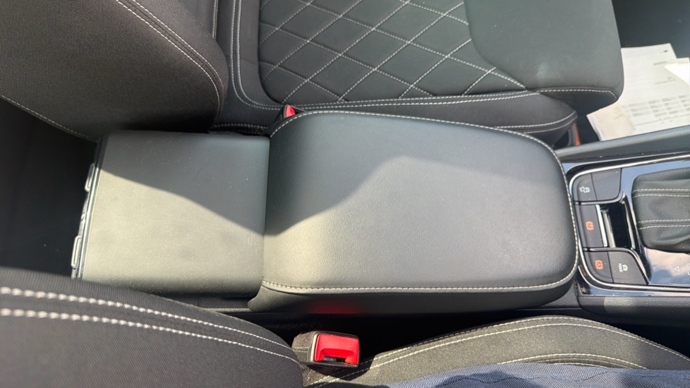 Skoda Karoq 1.5 TSI Sportline 5dr DSG Petrol Estate - Image 32