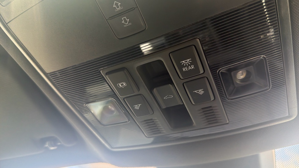 Skoda Karoq 1.5 TSI Sportline 5dr DSG Petrol Estate - Image 34