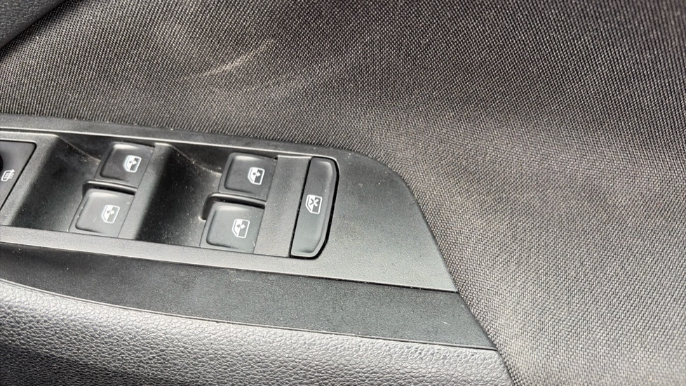 Skoda Kamiq 1.0 TSI 110 Monte Carlo 5dr DSG Petrol Hatchback - Image 19