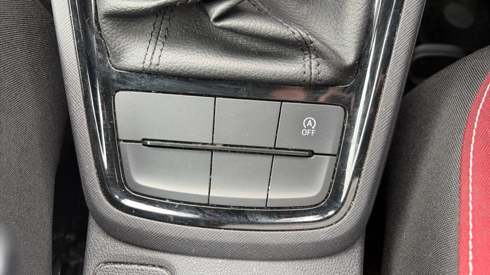 Skoda Kamiq 1.0 TSI 110 Monte Carlo 5dr DSG Petrol Hatchback - Image 37