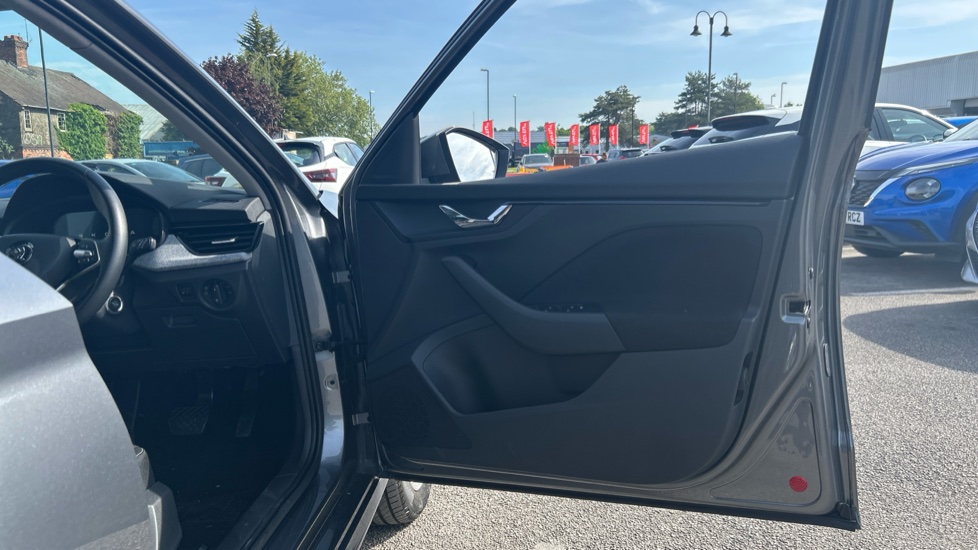 Skoda Kamiq 1.0 TSI SE 5dr DSG Petrol Hatchback - Image 19