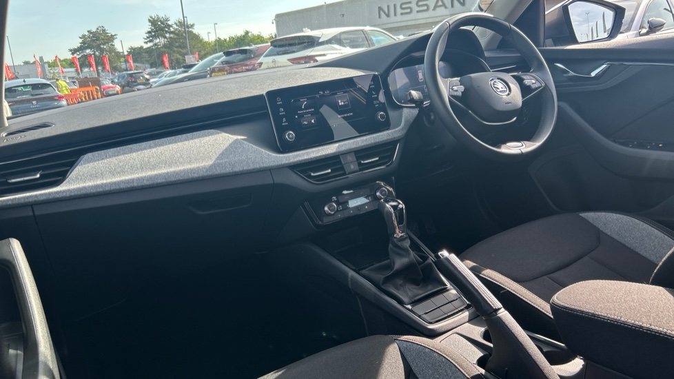 Skoda Kamiq 1.0 TSI SE 5dr DSG Petrol Hatchback - Image 32