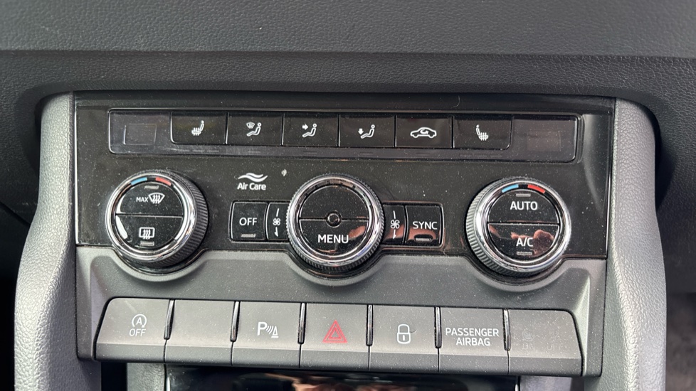 Skoda Karoq 1.5 TSI SE L 5dr Petrol Estate - Image 13