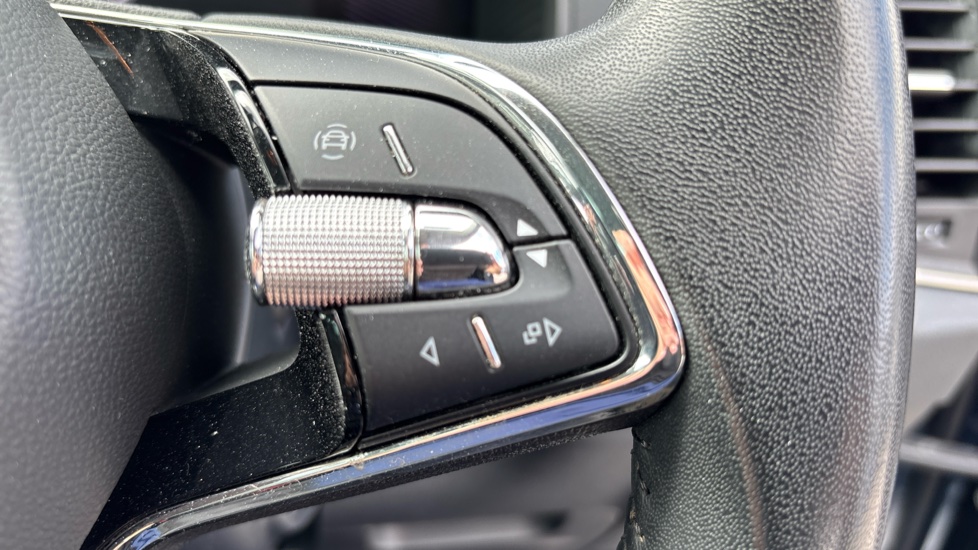 Skoda Karoq 1.5 TSI SE L 5dr Petrol Estate - Image 18