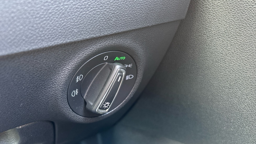 Skoda Karoq 1.5 TSI SE L 5dr Petrol Estate - Image 37