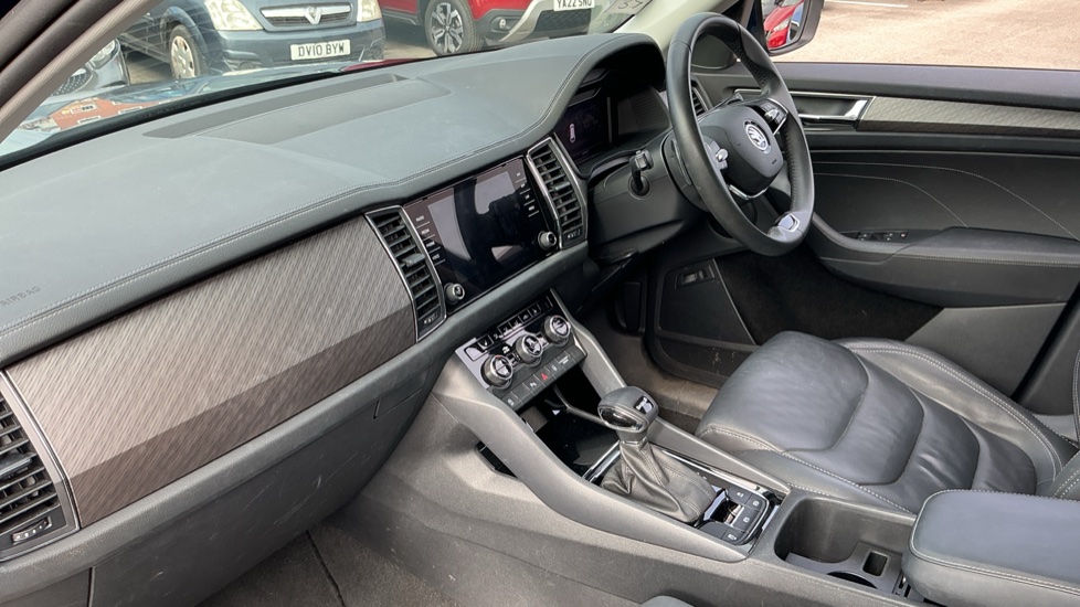 Skoda Kodiaq 1.5 TSI SE L Executive 5dr DSG [7 Seat] Petrol Estate - Image 2