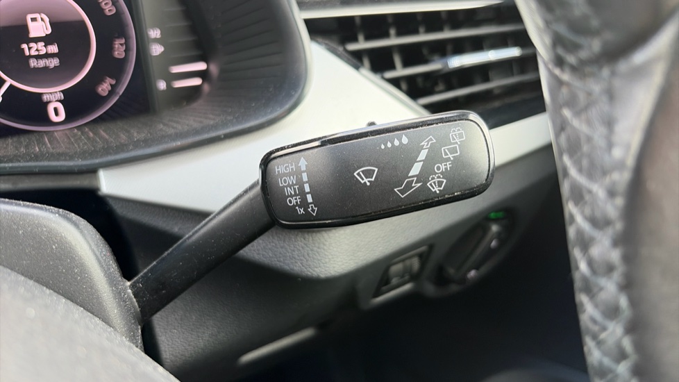 Skoda Kamiq 1.5 TSI SE L 5dr DSG Petrol Hatchback - Image 29