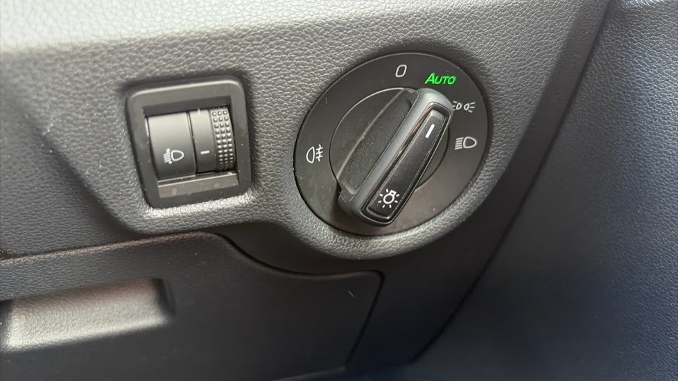 Skoda Kamiq 1.5 TSI SE L 5dr DSG Petrol Hatchback - Image 30