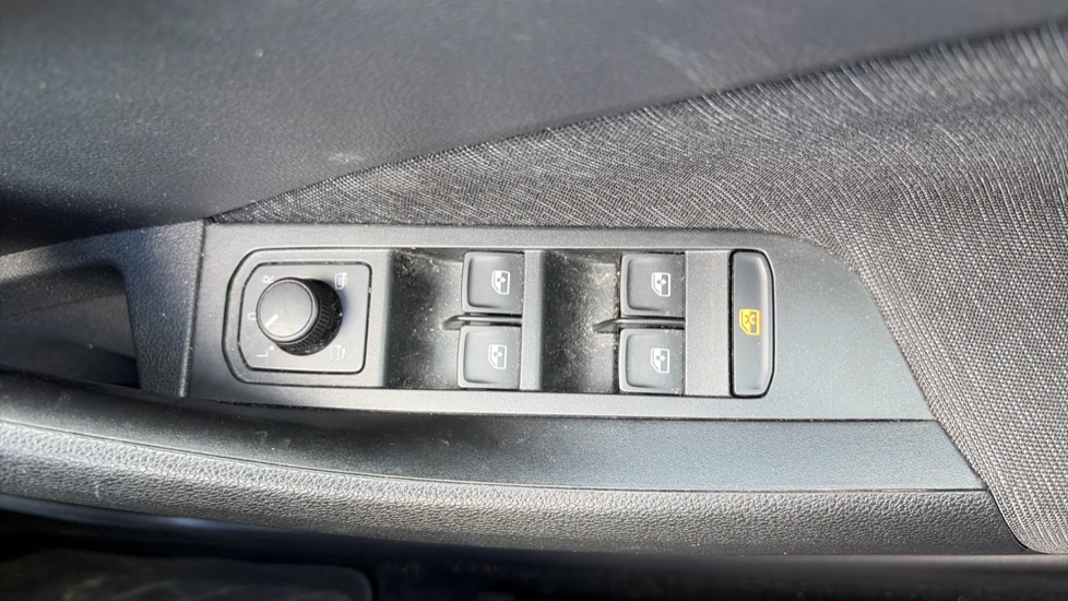 Skoda Kamiq 1.5 TSI SE L 5dr DSG Petrol Hatchback - Image 31