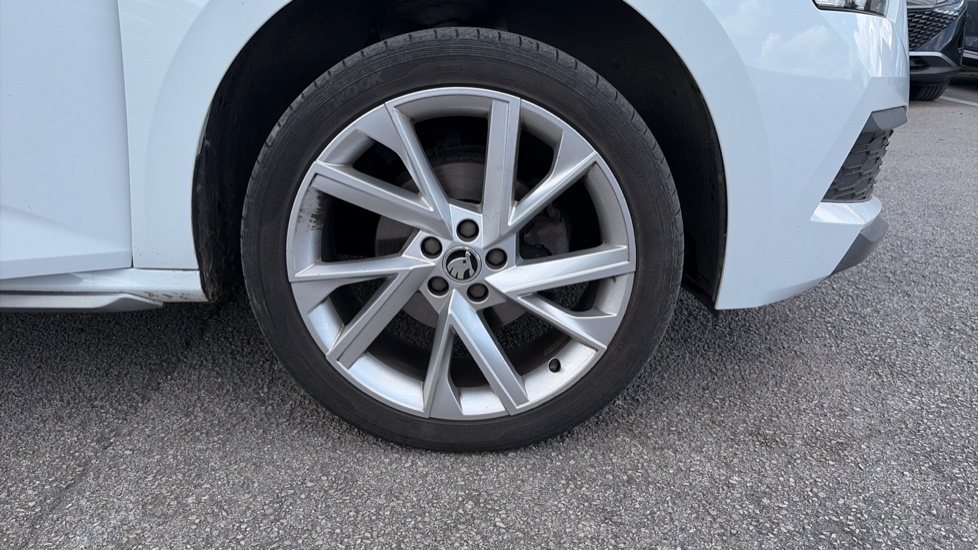Skoda Kamiq 1.5 TSI SE L 5dr DSG Petrol Hatchback - Image 39
