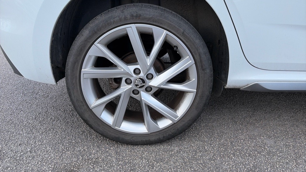 Skoda Kamiq 1.5 TSI SE L 5dr DSG Petrol Hatchback - Image 40