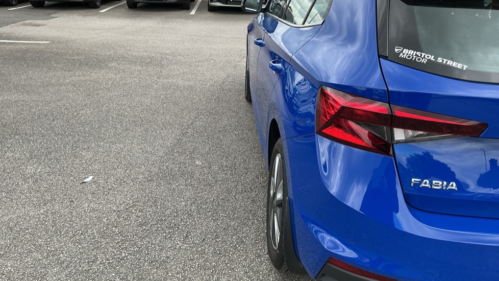 Skoda Fabia 1.0 TSI 110 SE L 5dr DSG Petrol Hatchback - Image 33