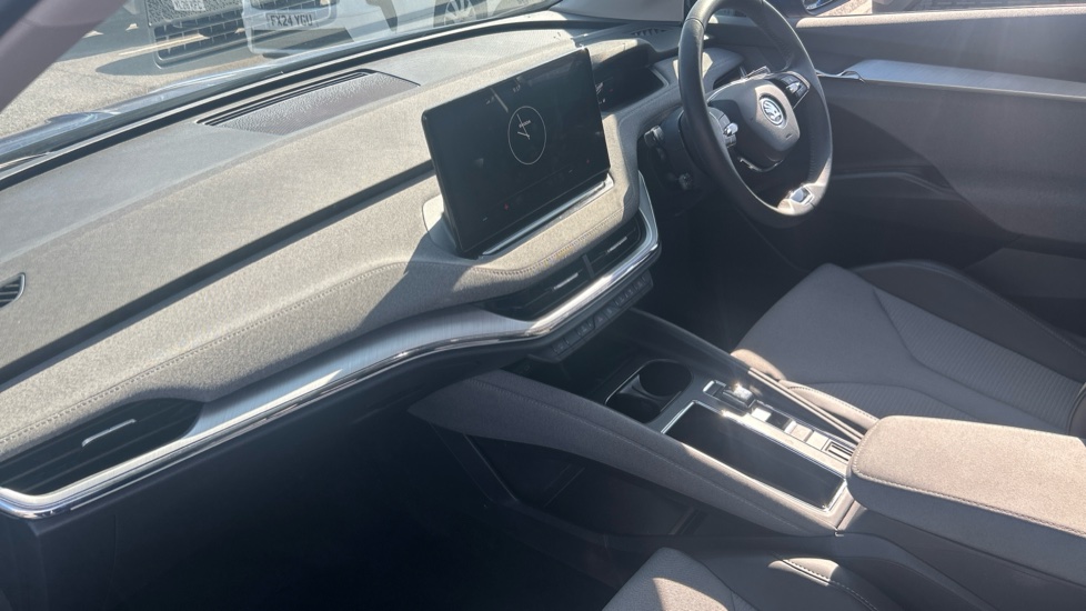 Skoda Enyaq 132kW 60 62kWh 5dr Auto Electric Estate - Image 2