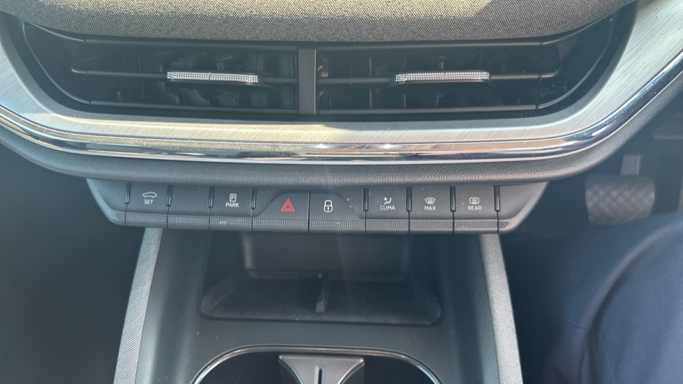 Skoda Enyaq 132kW 60 62kWh 5dr Auto Electric Estate - Image 13