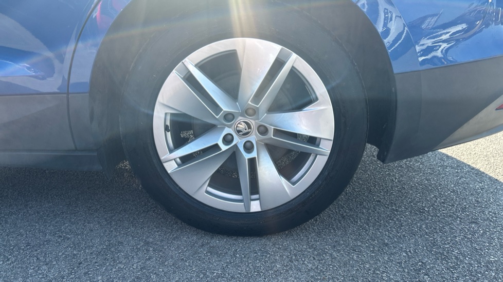 Skoda Enyaq 132kW 60 62kWh 5dr Auto Electric Estate - Image 38