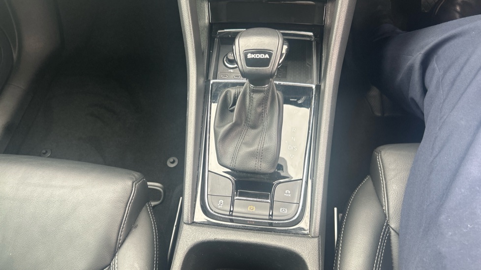 Skoda Kodiaq 1.5 TSI SE L Executive 5dr DSG [7 Seat] Petrol Estate - Image 25