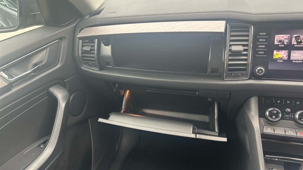 Skoda Kodiaq 1.5 TSI SE L Executive 5dr DSG [7 Seat] Petrol Estate - Image 28