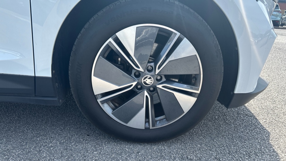 Skoda Enyaq 150kW 80 ecoSuite 82kWh 5dr Auto [125kW] Electric Estate - Image 42