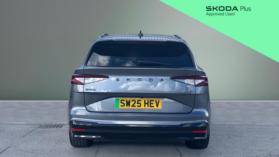Skoda Enyaq 210kW 85x Sportline 82kWh 4x4 5dr Auto Electric Estate - Image 8