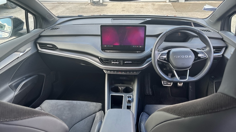 Skoda Enyaq 210kW 85x Sportline 82kWh 4x4 5dr Auto Electric Estate - Image 9
