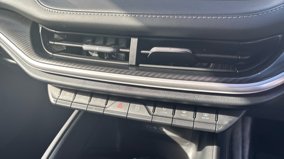 Skoda Enyaq 210kW 85x Sportline 82kWh 4x4 5dr Auto Electric Estate - Image 13