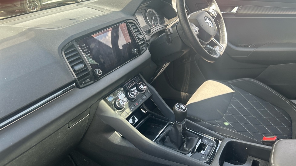 Skoda Karoq 1.5 TSI Sport Line 5dr Petrol Estate - Image 2