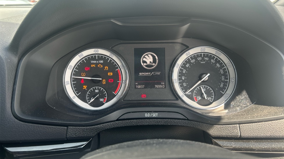 Skoda Karoq 1.5 TSI Sport Line 5dr Petrol Estate - Image 11