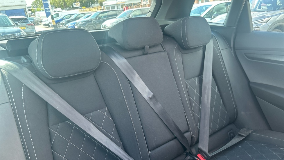 Skoda Karoq 1.5 TSI Sport Line 5dr Petrol Estate - Image 16
