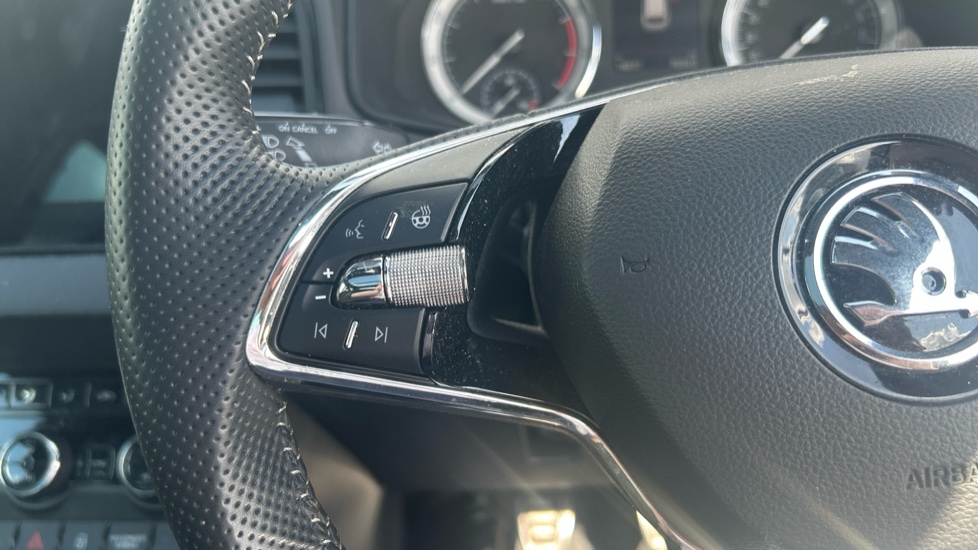 Skoda Karoq 1.5 TSI Sport Line 5dr Petrol Estate - Image 17