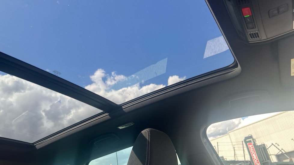 Skoda Karoq 1.5 TSI Sport Line 5dr Petrol Estate - Image 39