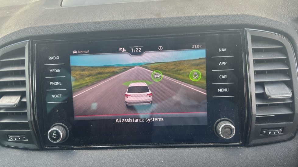 Skoda Karoq 1.5 TSI Sport Line 5dr Petrol Estate - Image 44