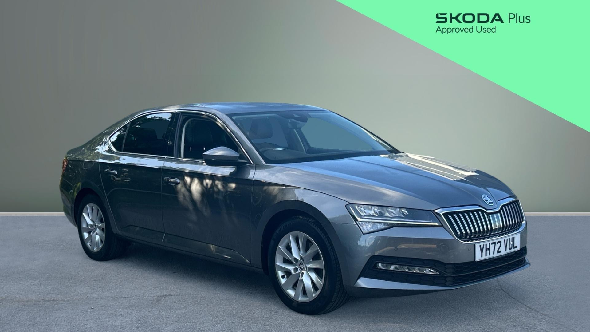 Skoda Superb listing photo