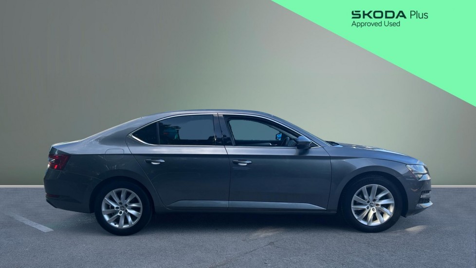 Skoda Superb 1.5 TSI SE Technology 5dr DSG Petrol Hatchback - Image 4