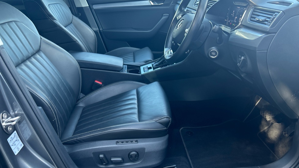 Skoda Superb 1.5 TSI SE Technology 5dr DSG Petrol Hatchback - Image 15