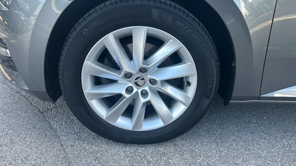 Skoda Superb 1.5 TSI SE Technology 5dr DSG Petrol Hatchback - Image 34