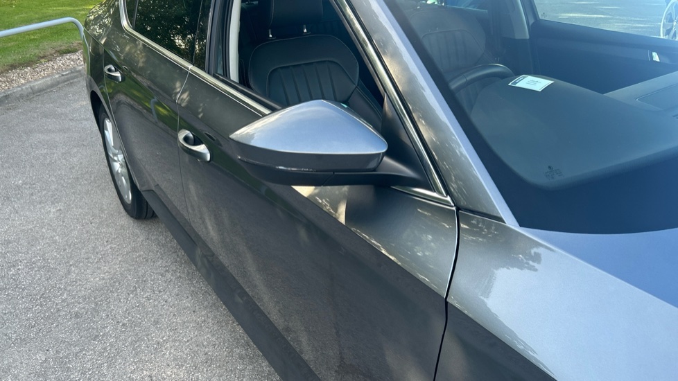 Skoda Superb 1.5 TSI SE Technology 5dr DSG Petrol Hatchback - Image 39