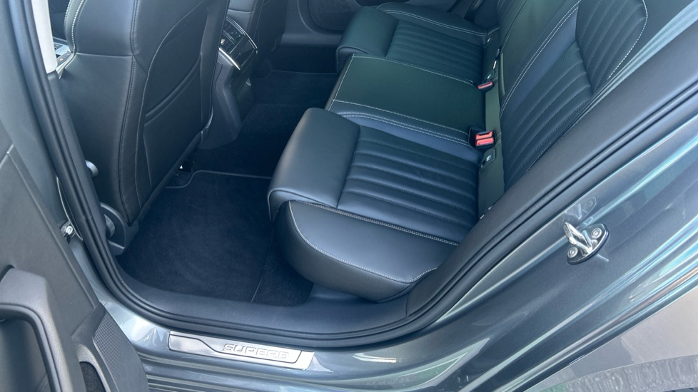 Skoda Superb 1.5 TSI SE Technology 5dr DSG Petrol Hatchback - Image 43