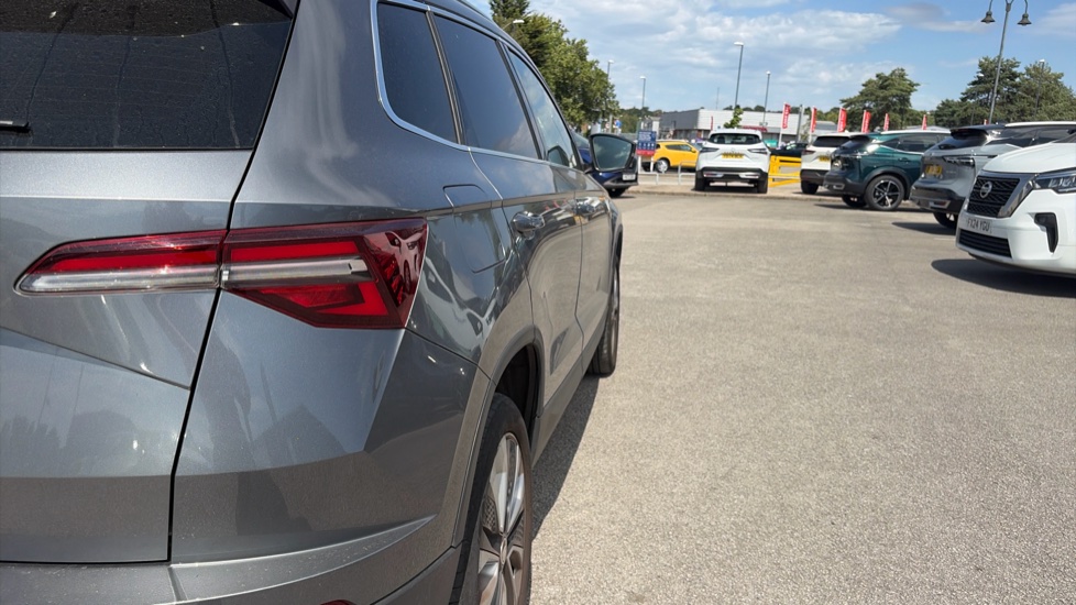 Skoda Karoq 1.5 TSI SE L 5dr DSG Petrol Estate - Image 24