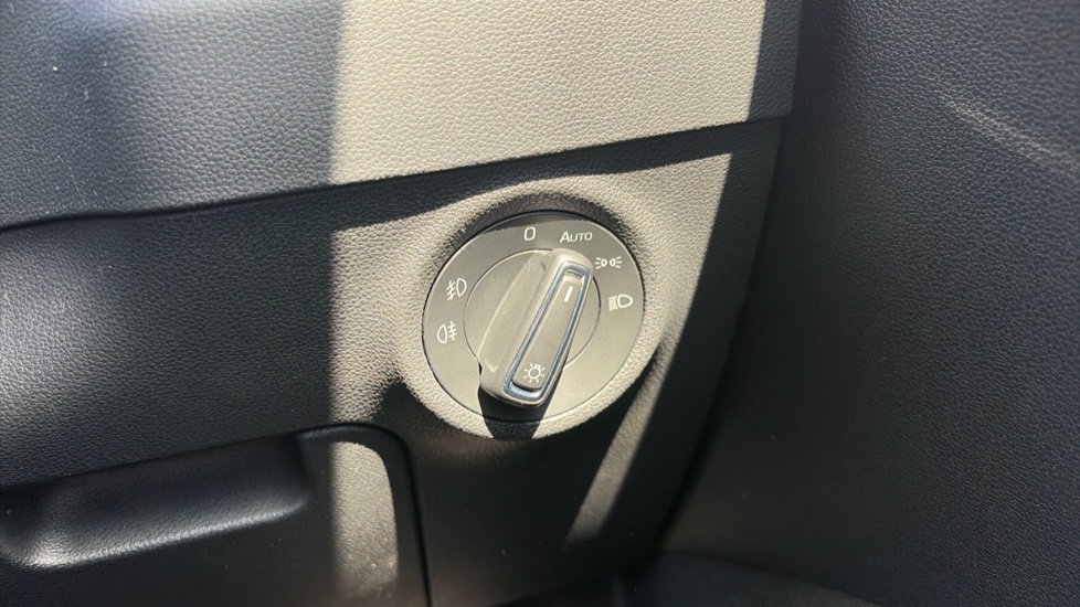 Skoda Karoq 1.5 TSI SE L 5dr DSG Petrol Estate - Image 26