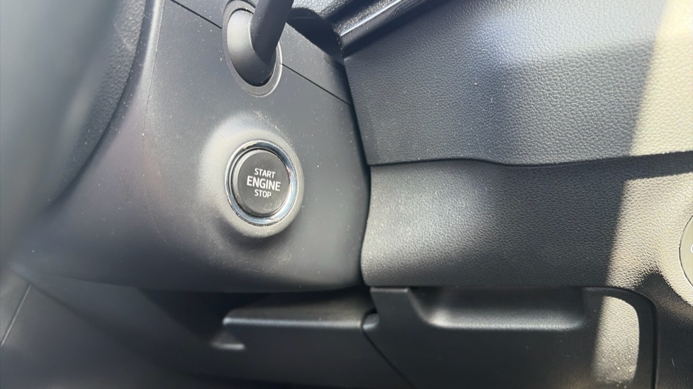 Skoda Karoq 1.5 TSI SE L 5dr DSG Petrol Estate - Image 27