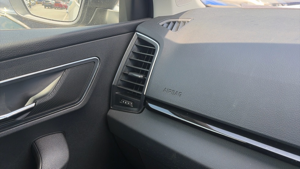 Skoda Karoq 1.5 TSI SE L 5dr DSG Petrol Estate - Image 37