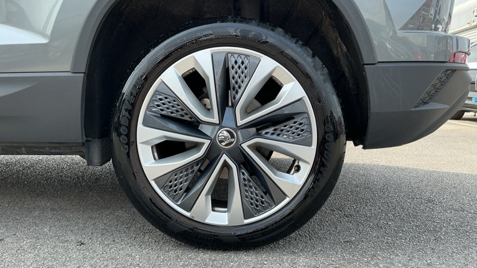 Skoda Karoq 1.5 TSI SE L 5dr DSG Petrol Estate - Image 5