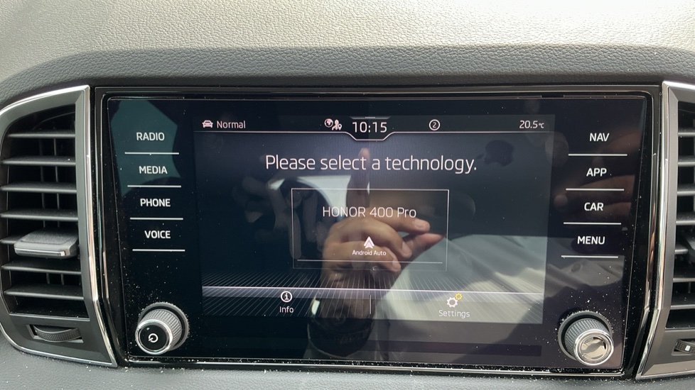 Skoda Karoq 1.5 TSI SE L 5dr DSG Petrol Estate - Image 12