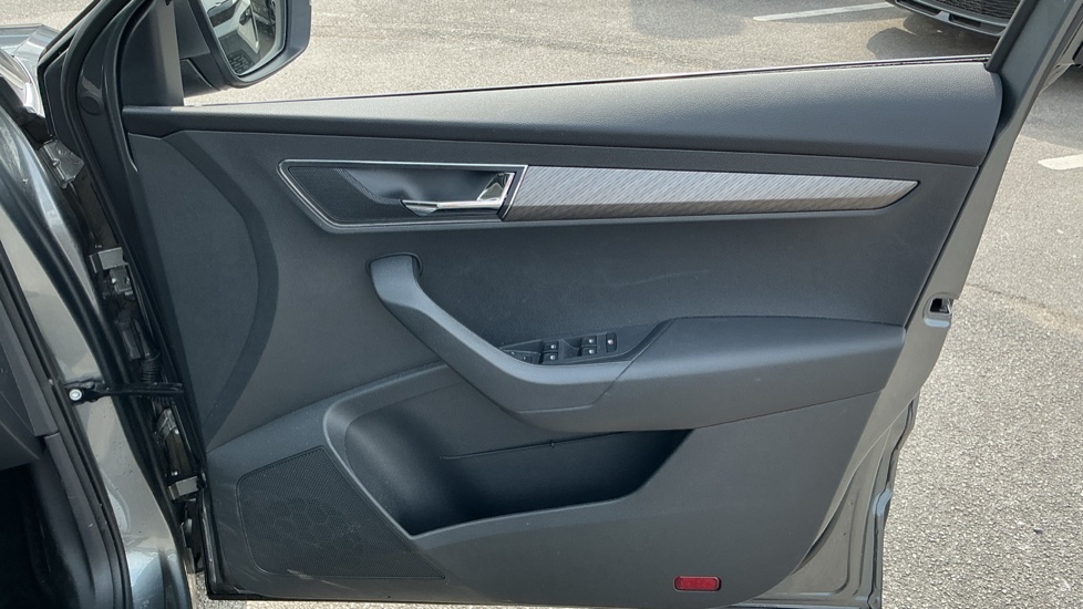 Skoda Karoq 1.5 TSI SE L 5dr DSG Petrol Estate - Image 19