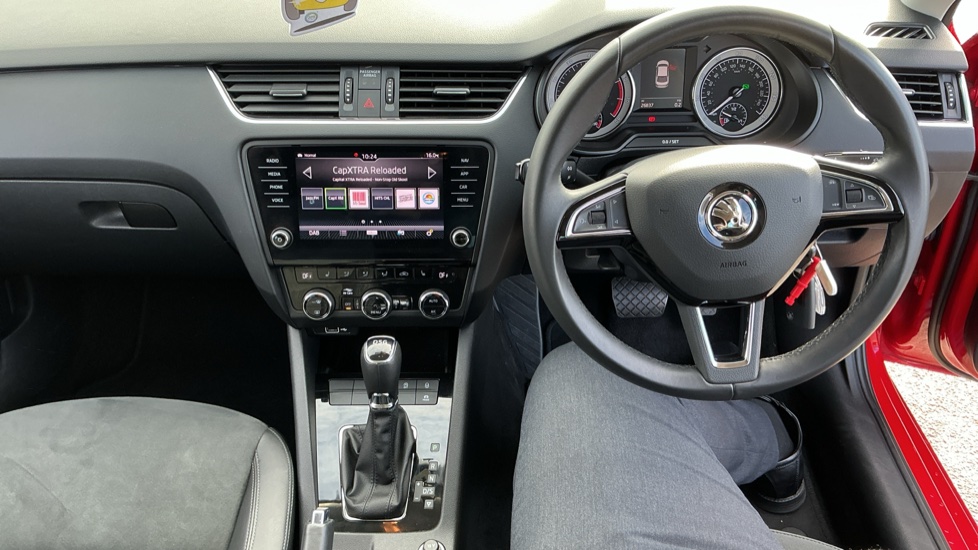 Skoda Octavia 1.5 TSI SE L 5dr DSG Petrol Hatchback - Image 9