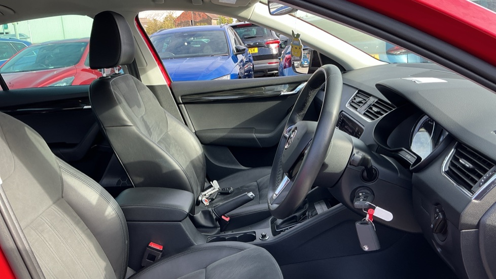 Skoda Octavia 1.5 TSI SE L 5dr DSG Petrol Hatchback - Image 15