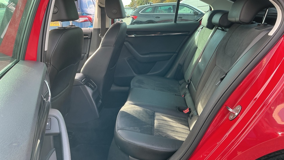 Skoda Octavia 1.5 TSI SE L 5dr DSG Petrol Hatchback - Image 31